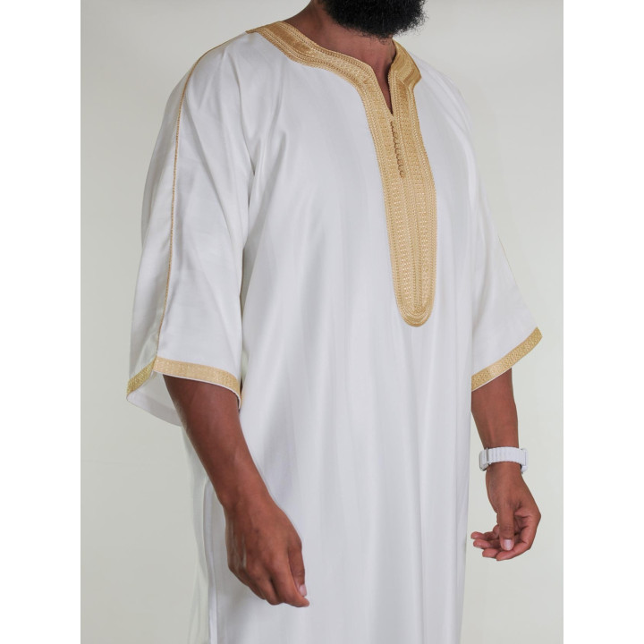 Gandoura marokkanische Djellaba Off-White / Goldene Stickerei