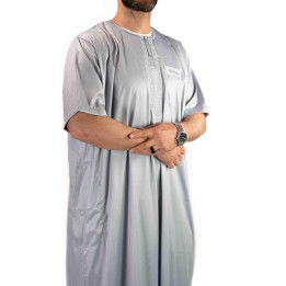 Qamis Atlas Gris clair satiné - manches courtes