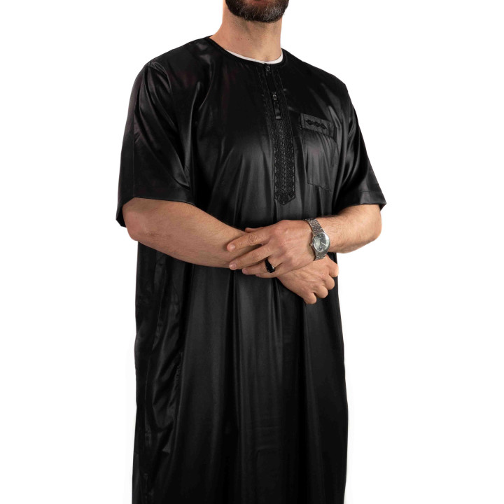 Qamis Atlas Noir satiné - manches courtes
